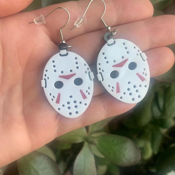 Brand new Jason Friday the 13th inspired dangle drop scary Halloween earrings - Picture 2 of 5